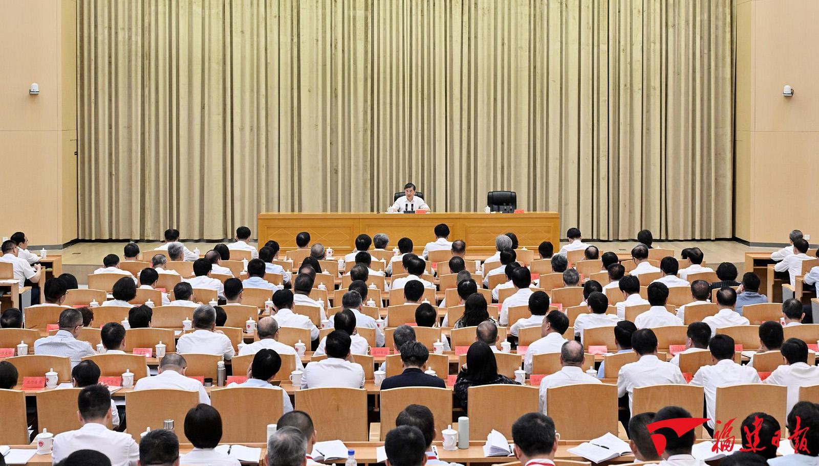 周祖翼講授深入貫徹中央八項規(guī)定精神學(xué)習(xí)教育專題黨課
